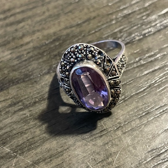 Sterling silver and Amethyst ring size 7.5 - Picture 1 of 6